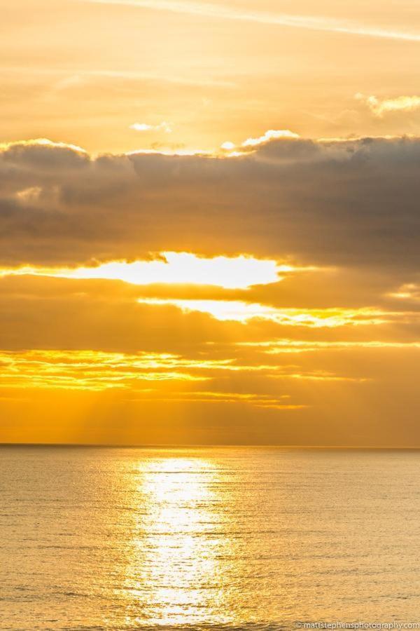 Seafront Apartment With Garden Hove Exteriér fotografie